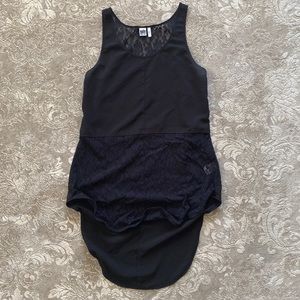 Black staple tank top